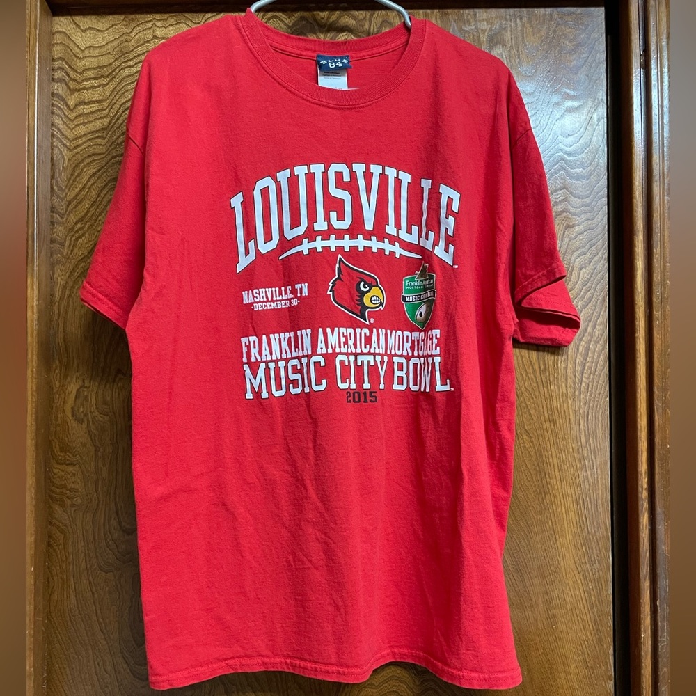 Louisville Music City Bowl T shirt size XL Mens